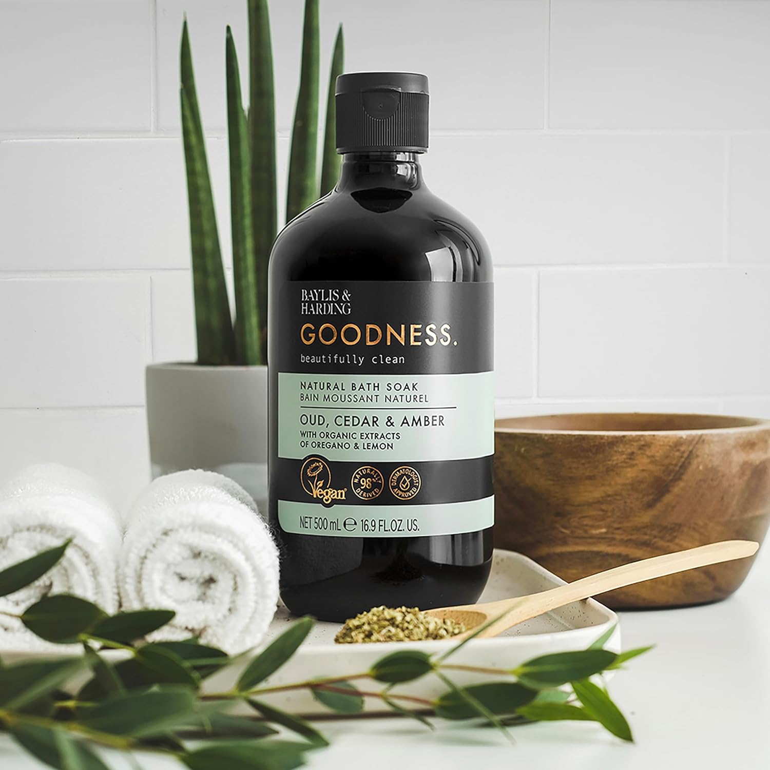 Baylis And Harding Goodness Oud Cedar And Amber Natural Bath Soak 500ml