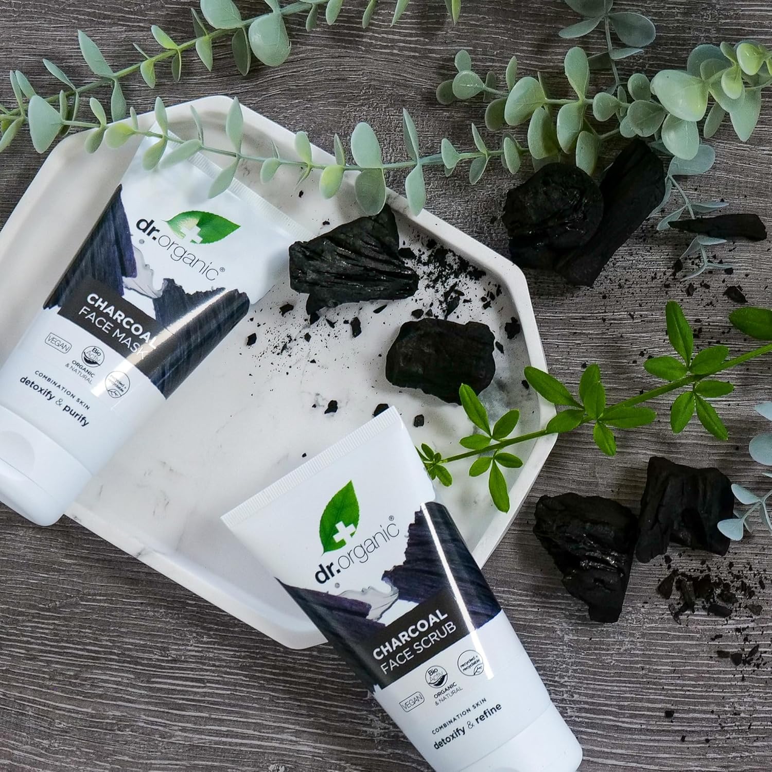 Dr Organic Organic Charcoal Face Mask 125ml - Afro Hair Boutique
