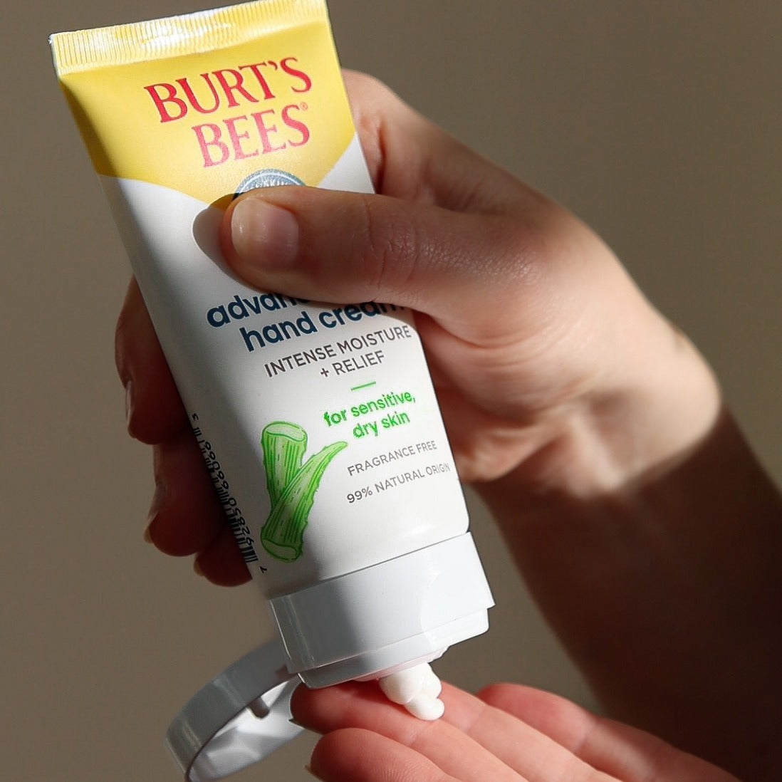 Burts Bees Advanced Care Hand Cream For Sensitive Dry Skin 70g