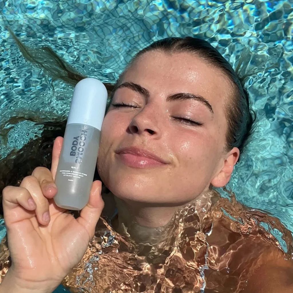 Smooch Body  Pip White Flower And Cedarwood Fragrance Mist Eau De Toilette